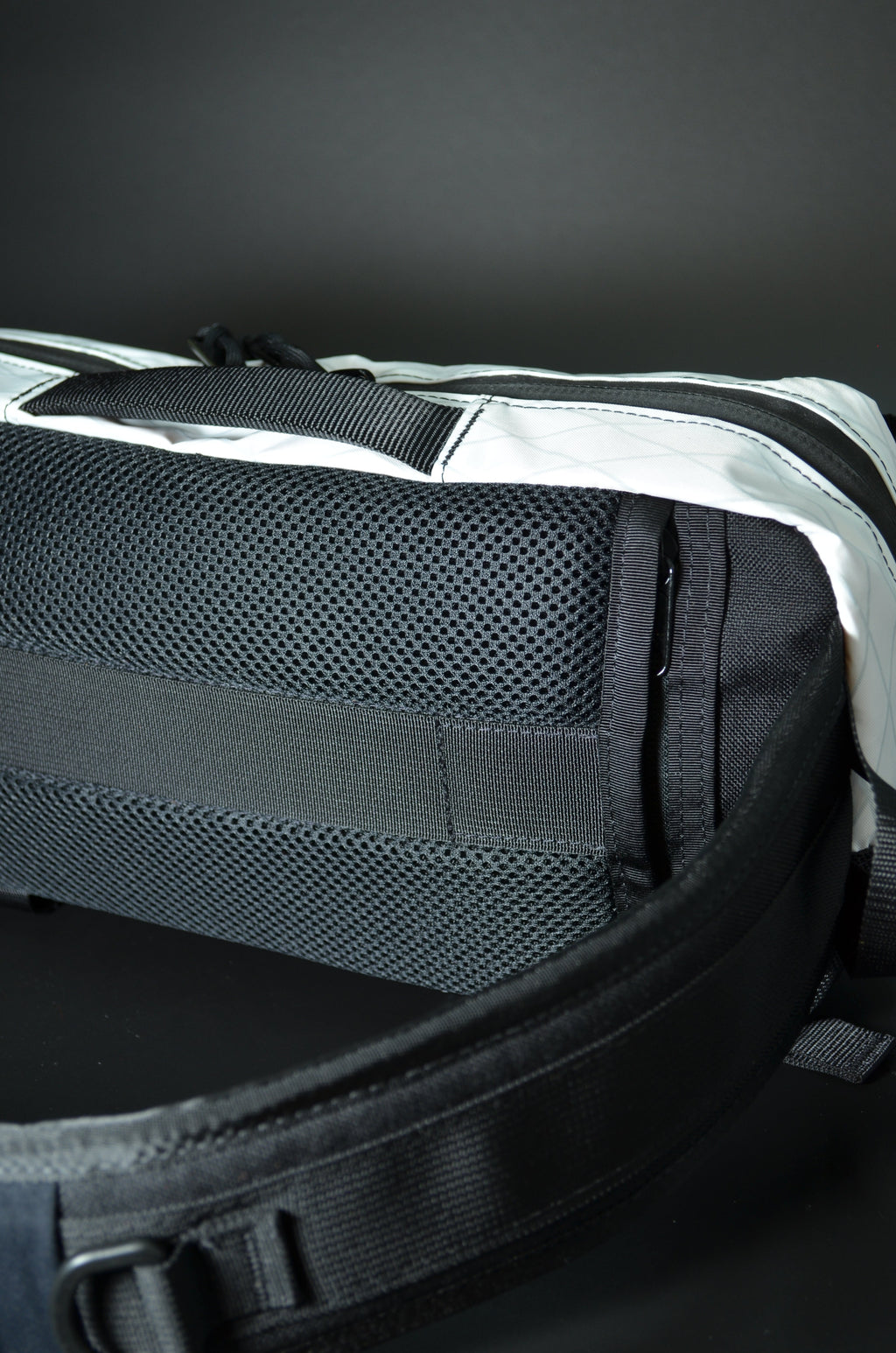 Loculus X-Pac Waterproof 6L Travel Sling Bag